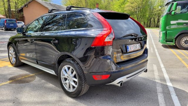 Volvo XC60 AWD D5 2.4 R Design