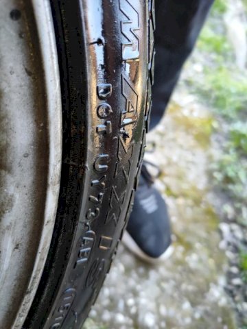 Rondell Alu felge 17'' rupe 4x100 i Maxxis M+S gu