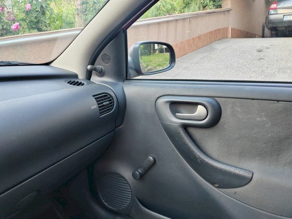 opel corsa 1.2 16v sport