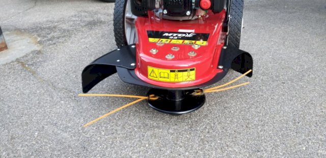Motorni trimer MTD s kotačima WST5522