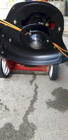 Motorni trimer MTD s kotačima WST5522