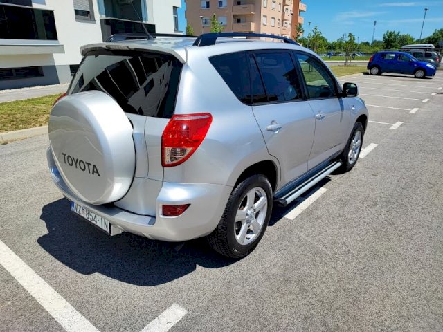Toyota RAV4 2,2 D-4D 4WD