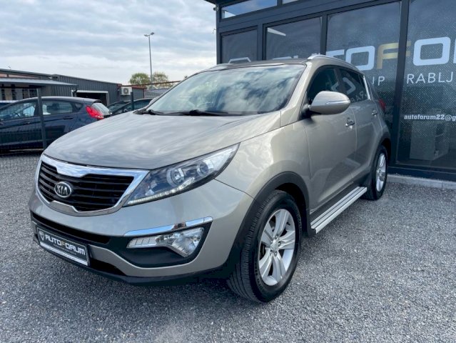 Vozilo u odlicnom stanju  Redovno servisiran