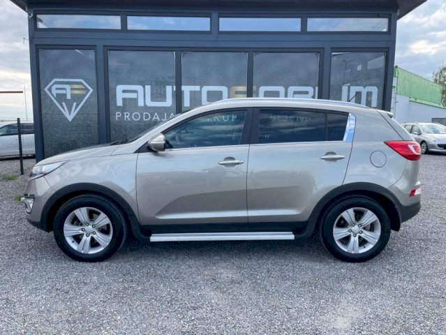 Vozilo u odlicnom stanju  Redovno servisiran