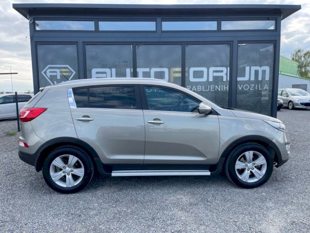 Vozilo u odlicnom stanju  Redovno servisiran