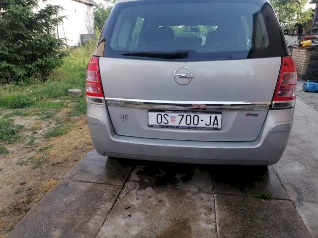 Opel Zafira 1,9 CDTI napravljen veliki servis