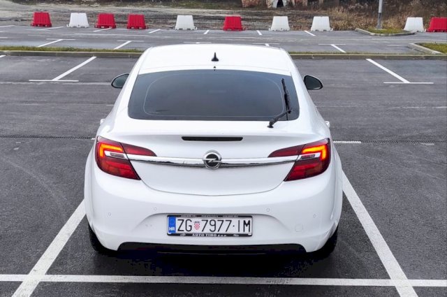 Opel Insignia 2,0 CDTI, RIJEDAK PRIMJERAK