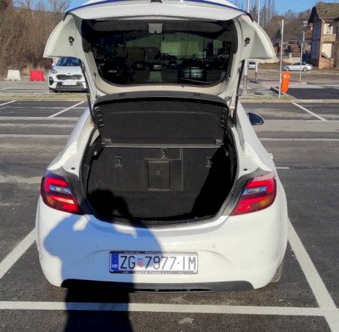 Opel Insignia 2,0 CDTI, RIJEDAK PRIMJERAK