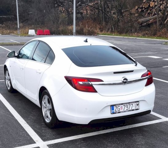 Opel Insignia 2,0 CDTI, RIJEDAK PRIMJERAK