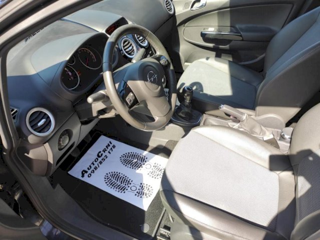 Opel Corsa 1,3 CDTI IZVRSNO STANJE NEMA PRIJENOSA