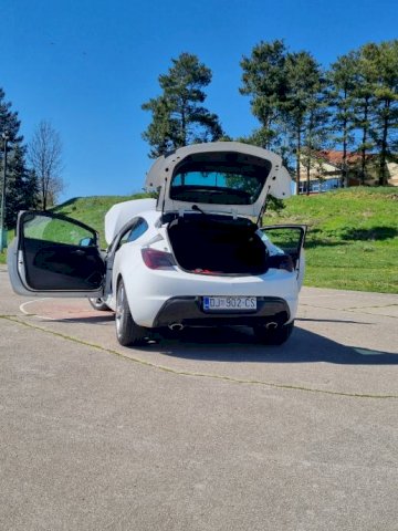Opel Astra J GTC 2.0 BiTurbo