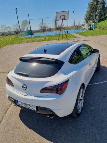 Opel Astra J GTC 2.0 BiTurbo