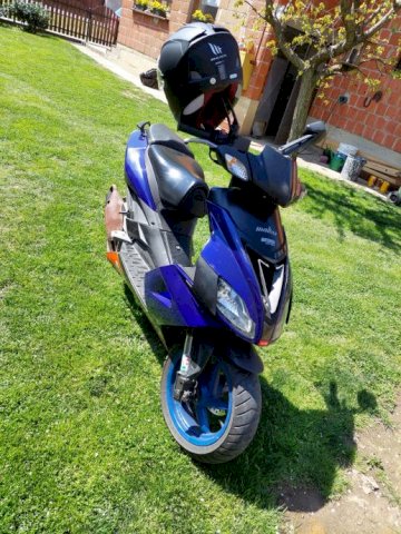 Aprilia SR 50 2005 god.