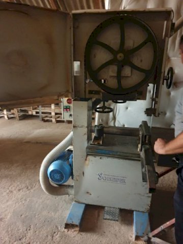 Tračna pila industrijski banzek