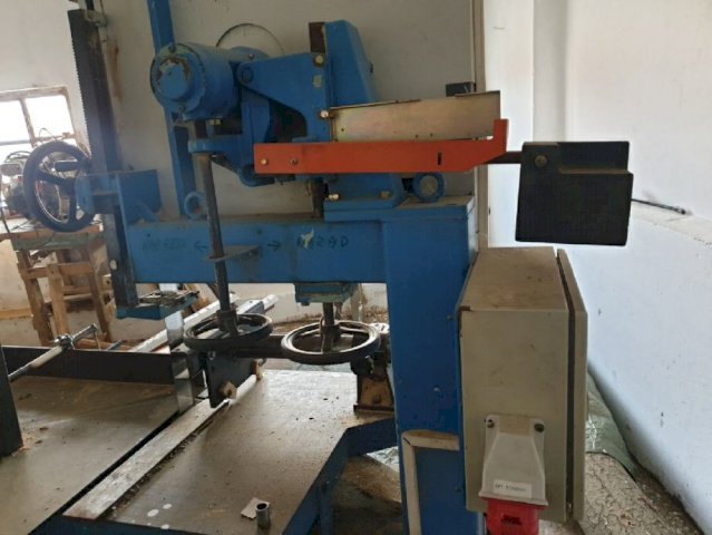 Tračna pila industrijski banzek