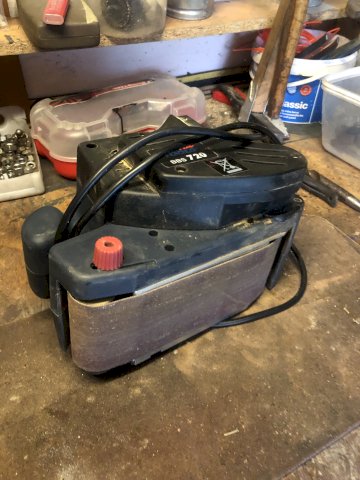 Tračnica brusilicu dajem za aku bušili