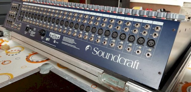 Soundcraft GB2 na 12 rata (sa hard case koferom)