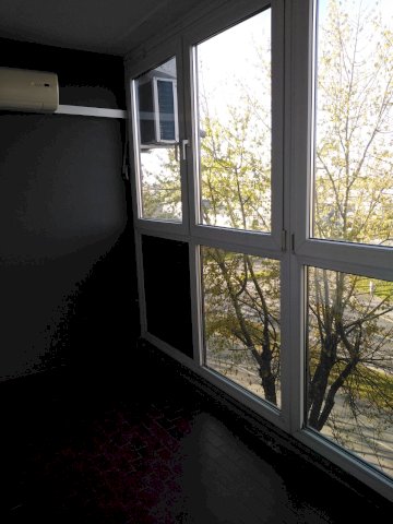 staklena stijena 380x250