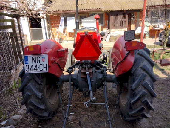 traktor imt 533