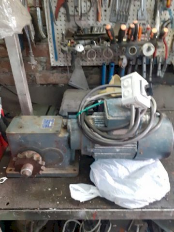 trofazni elektromotori s reduktorom