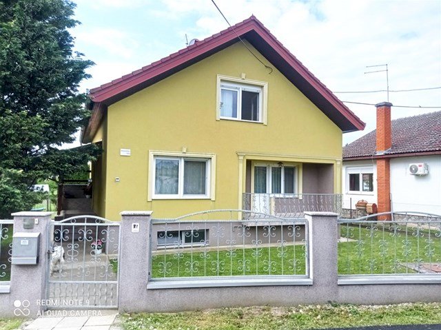 Luksuzna kuća na ekskluzivnoj lokaciji