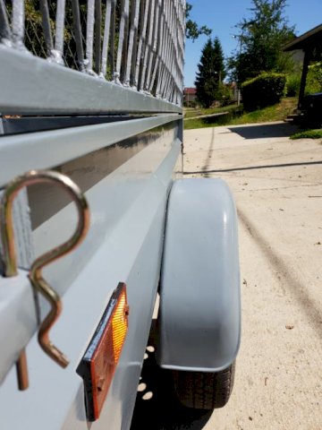 Auto prikolica