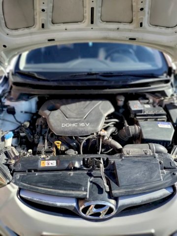 Hyundai Elantra 1,6 MPI - Benzin-LPG