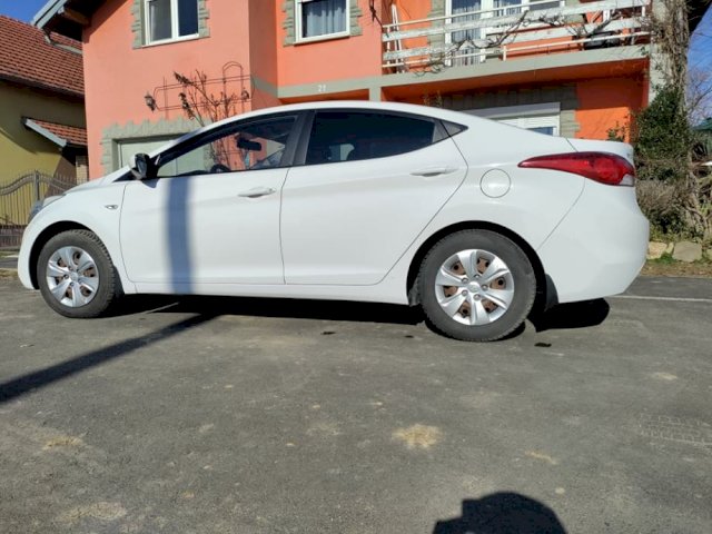Hyundai Elantra 1,6 MPI - Benzin-LPG