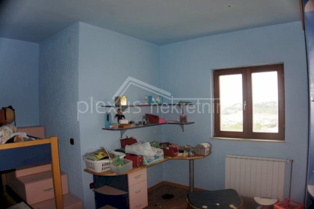 ZAMJENA za stan - Kuća s bazenom: Split - okolic